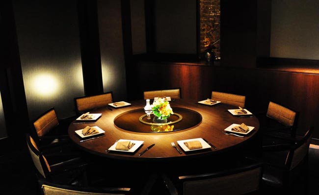 西餐廳照明，營造浪漫氛圍只是設(shè)計上的基本要求