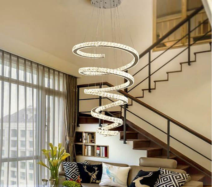 別墅樓梯旋轉圓環吊燈