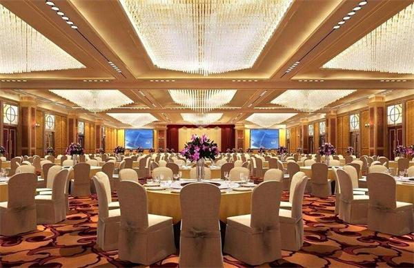 酒店宴會廳水晶燈方案效果圖 源頭燈飾廠家一站式發貨